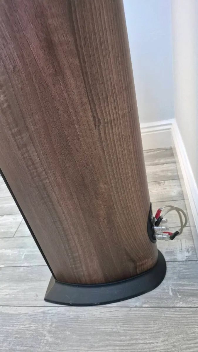 Kef iQ50 Floor Standing Stereo Speakers - Image 3