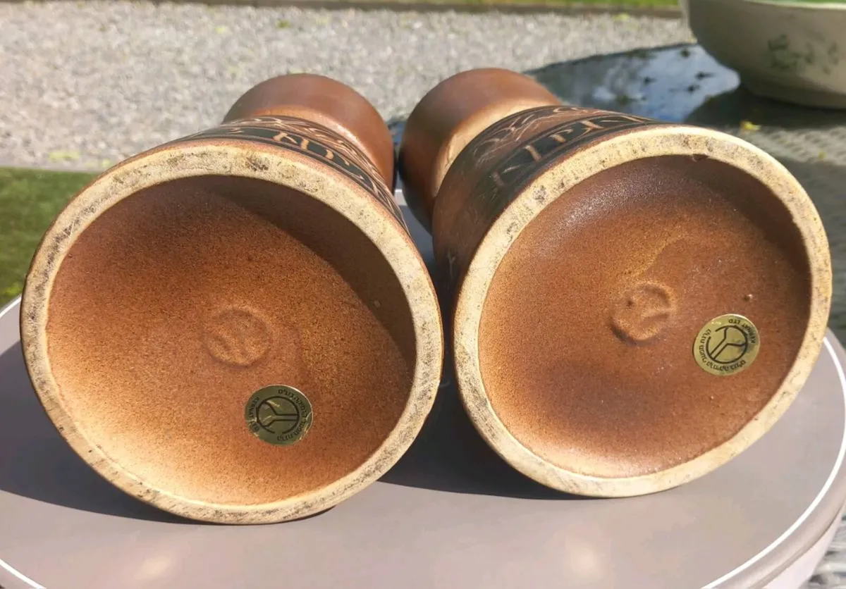 Pair of Kernat Ltd Israel vases, rare, no damage - Image 4