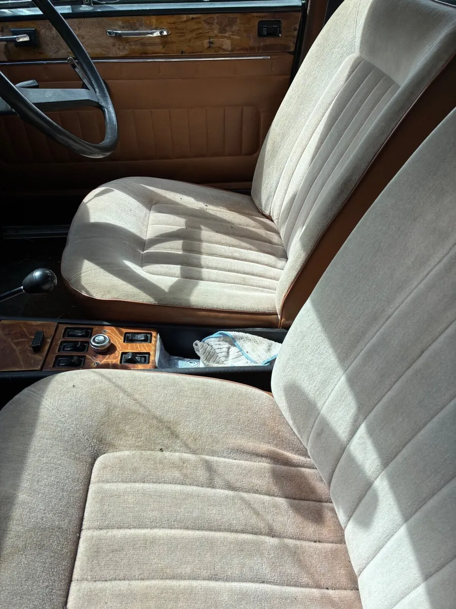 Car - Image 3