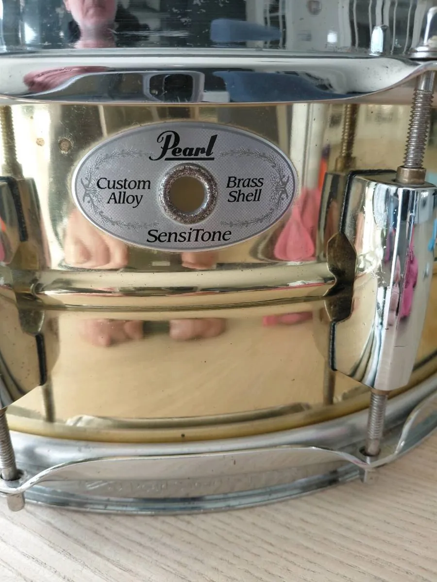Pearl sensitone brass snare - Image 1