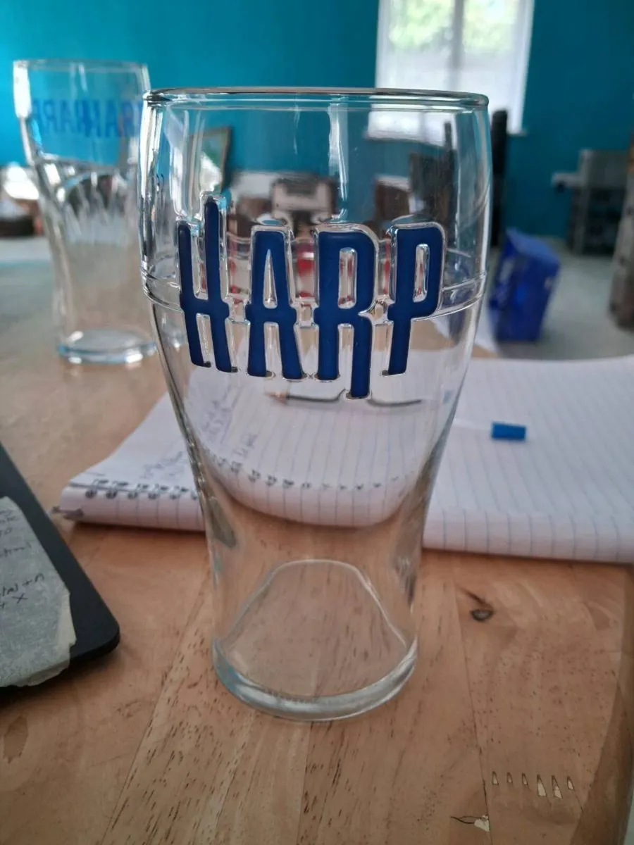 3 vintage embossed Harp lager glasses - Image 2