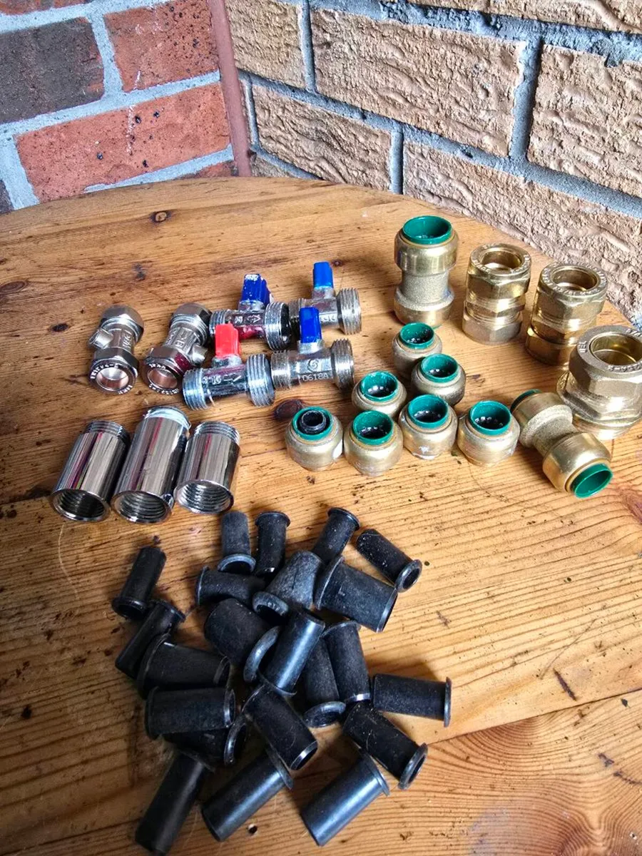 Plumbing fittings. - Image 2