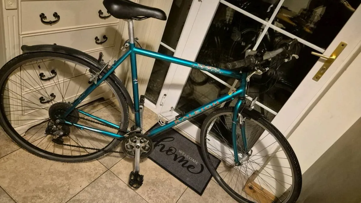 Classic vintage retro raleigh road racing bike - Image 1