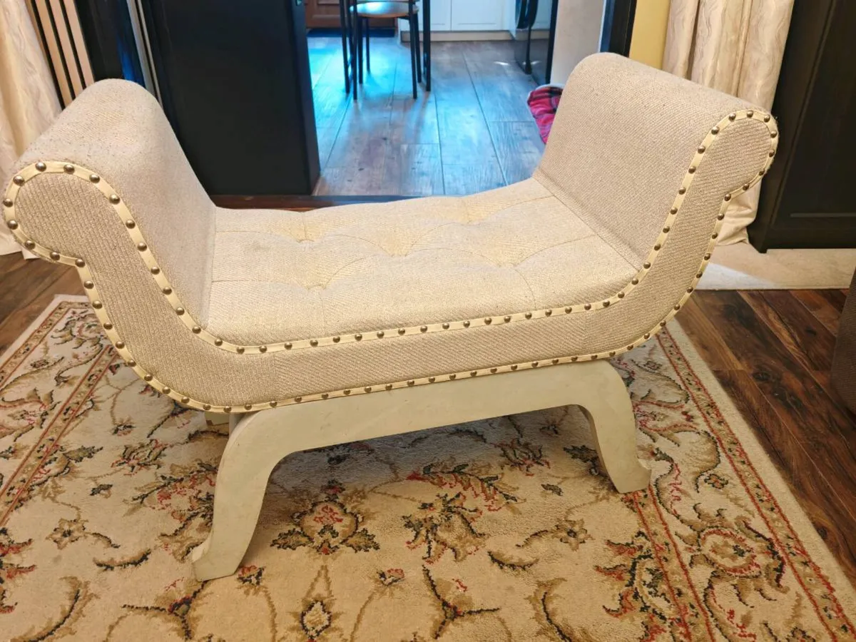 Seating - Image 2