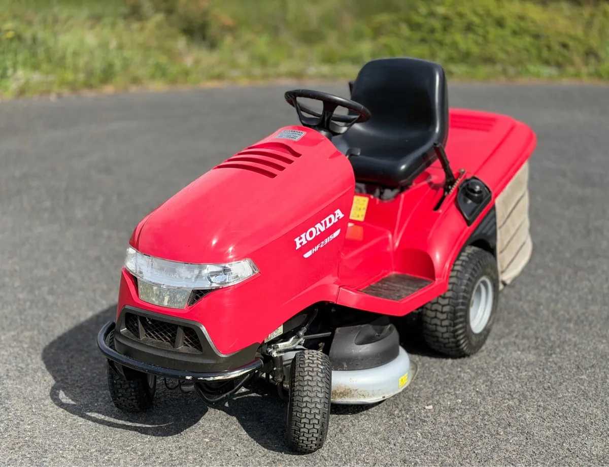 Honda HF2315 RideOn extremely Mint condition - Image 2