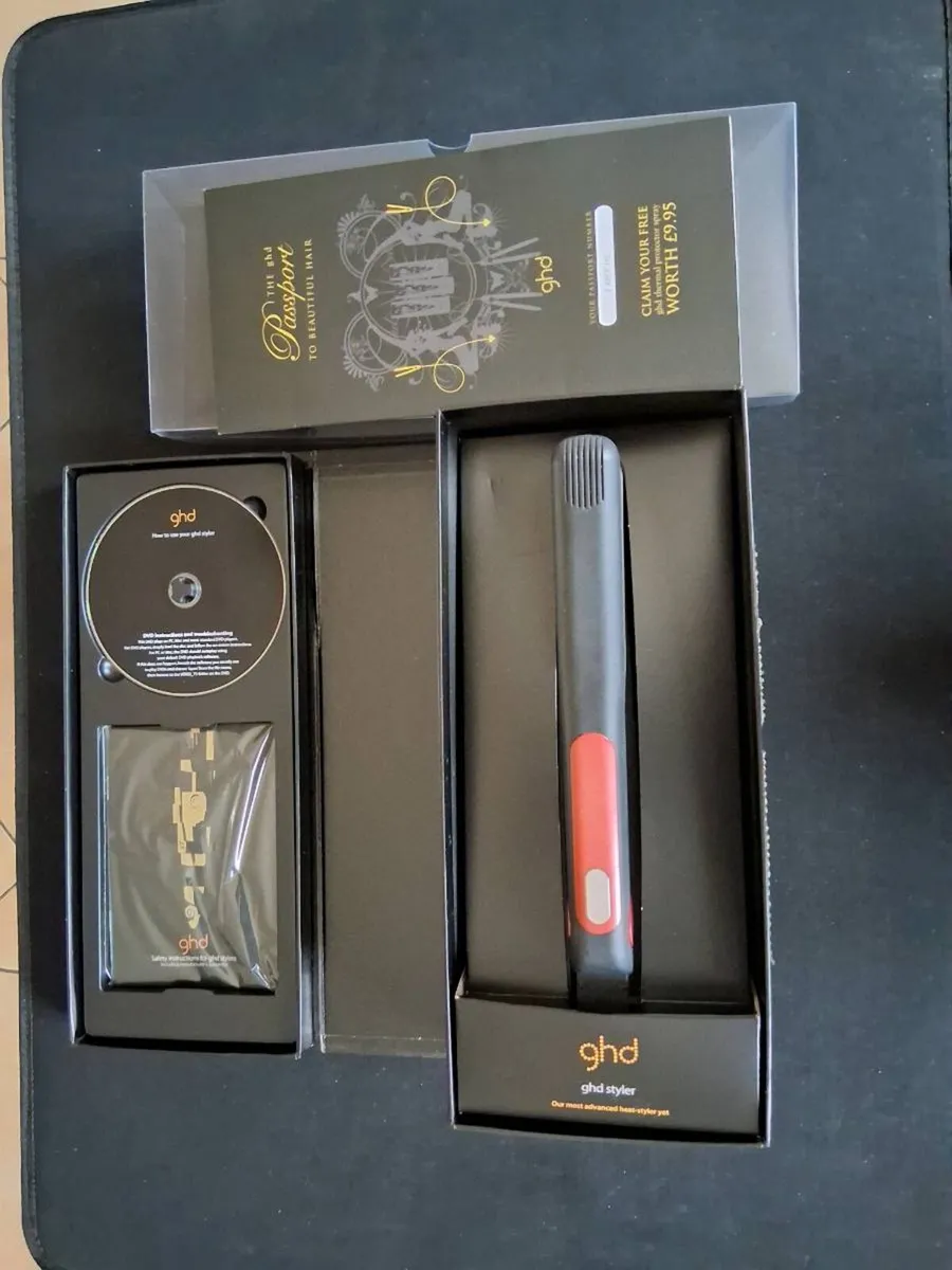 GHD Hair Straighteners - Image 3