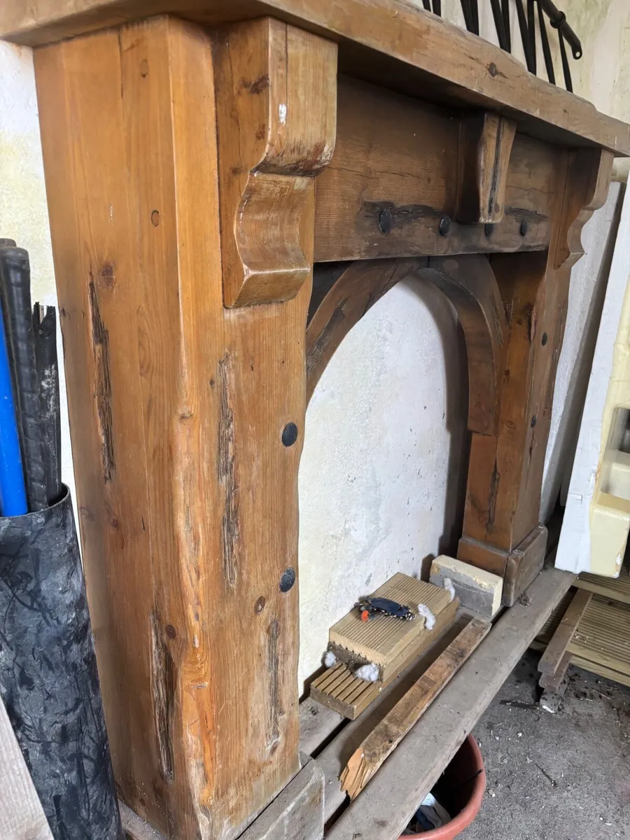 Wood fireplace sourrand - Image 2