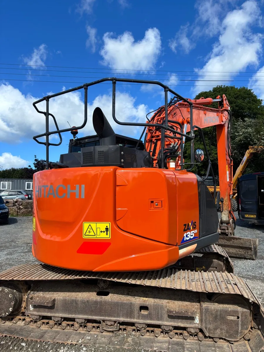 Hitachi ZX135 US-6 - Image 2