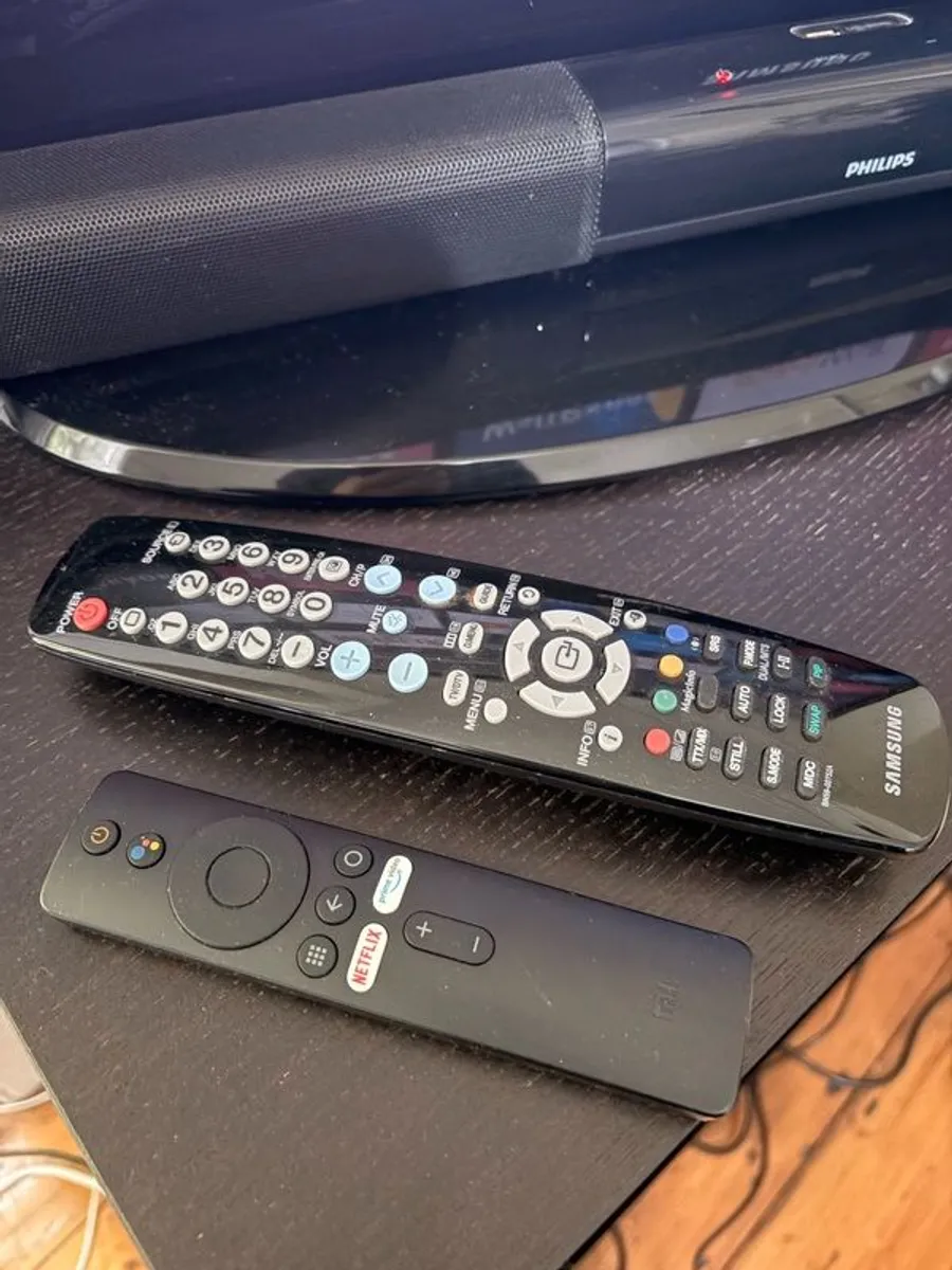 37" Samsung Full HD TV + Xiaomi Mi TV Stick (Smart TV Upgrade) - Image 2