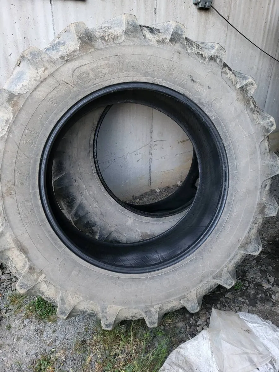 2 tractor tyres - Image 4