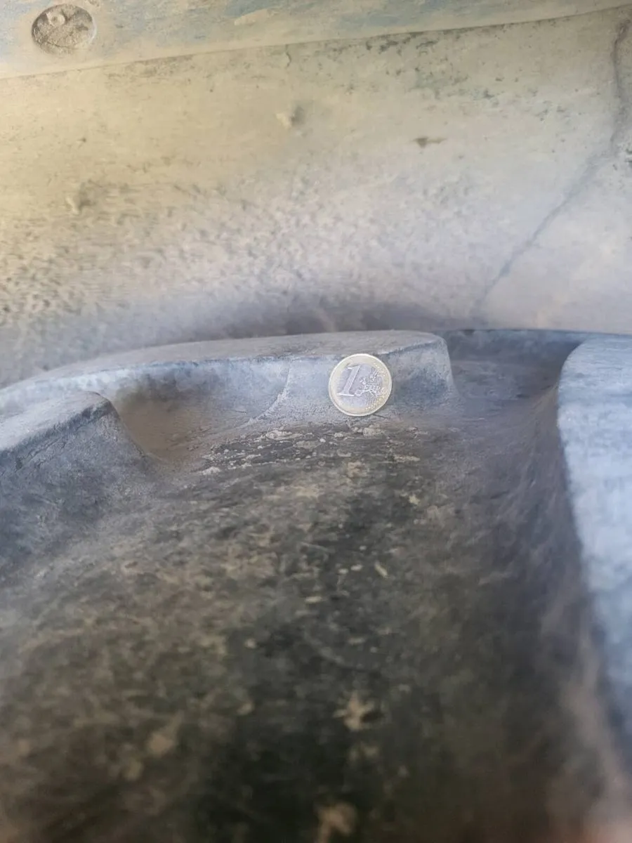 2 tractor tyres - Image 3