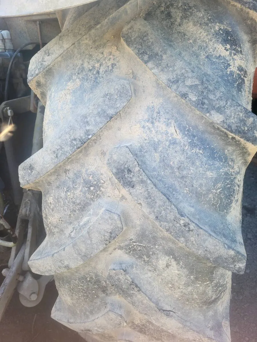 2 tractor tyres - Image 1