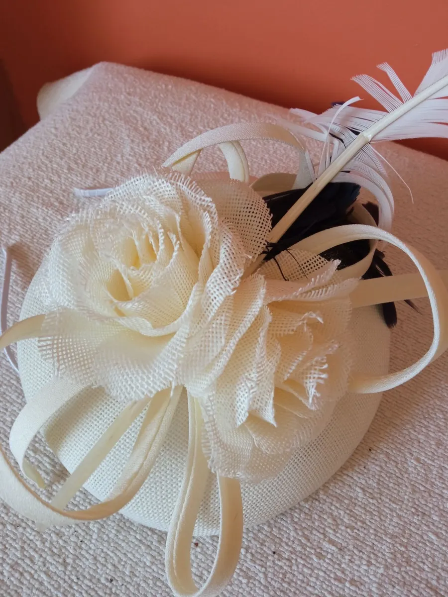 Ladies Fascinator Headpiece - Image 2
