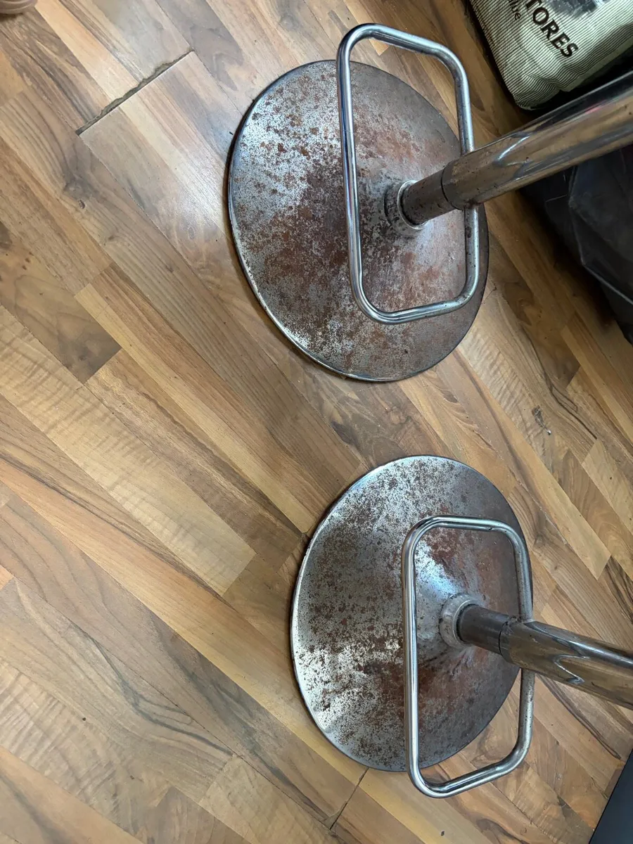 High stools - Image 2
