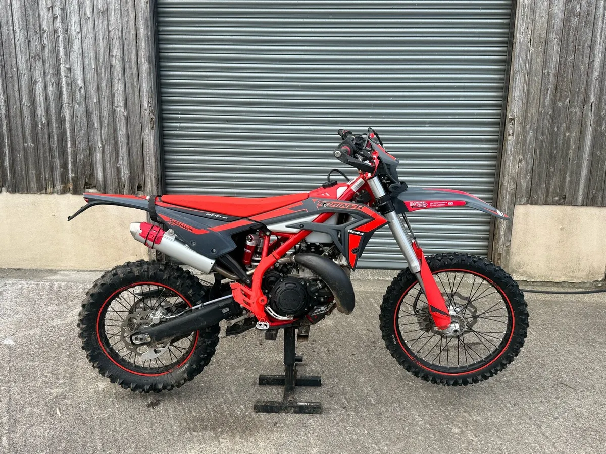 2025 Beta 300 X Trainer Enduro - Image 2