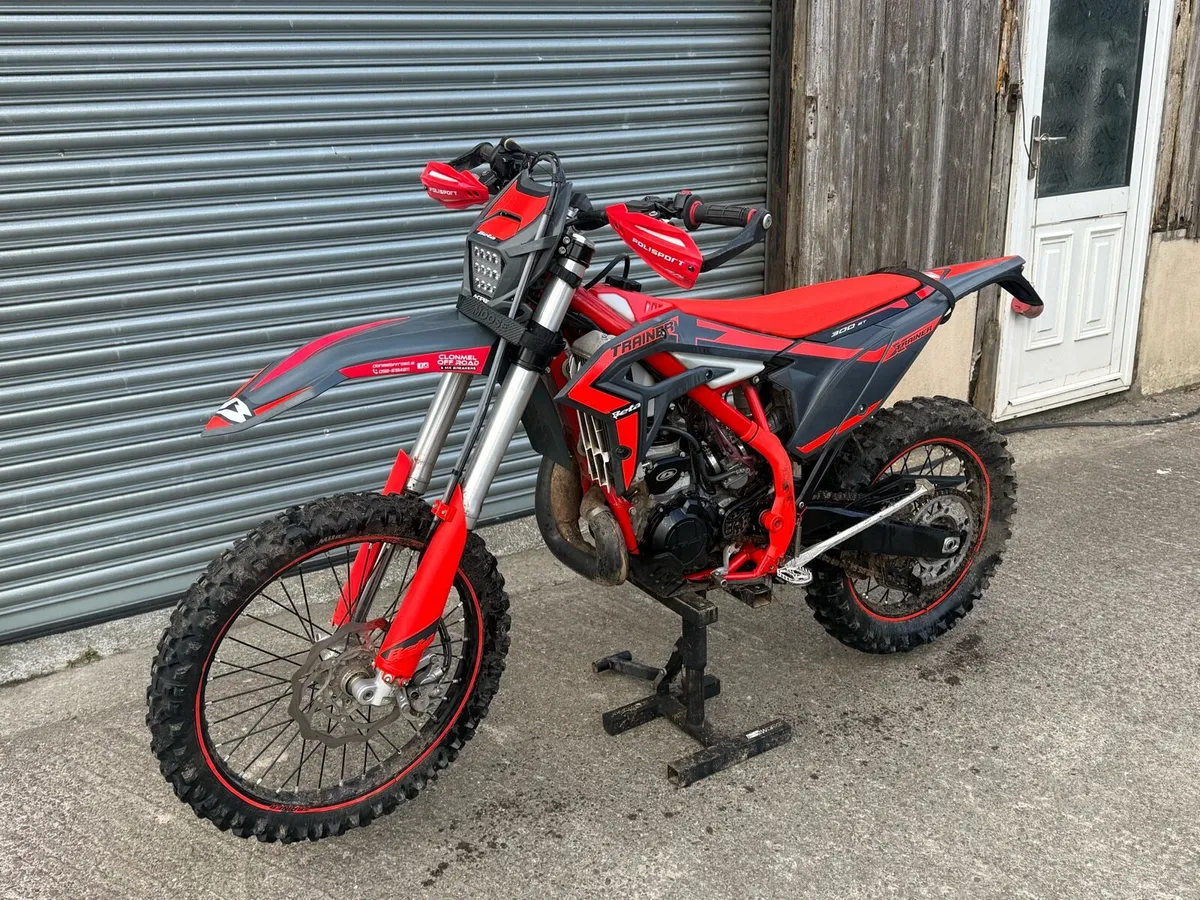 2025 Beta 300 X Trainer Enduro - Image 3