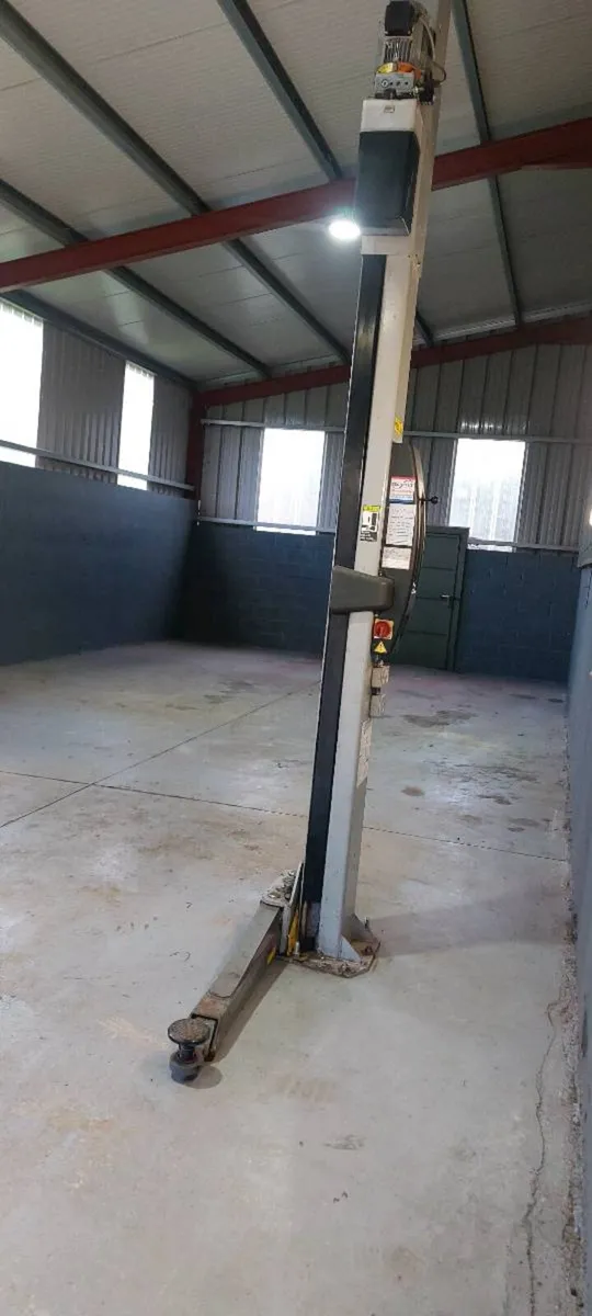 Car hoist rot - Image 4