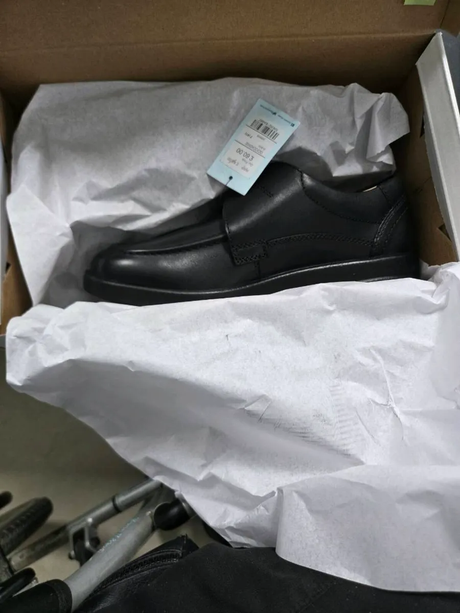 Shoes - Image 4