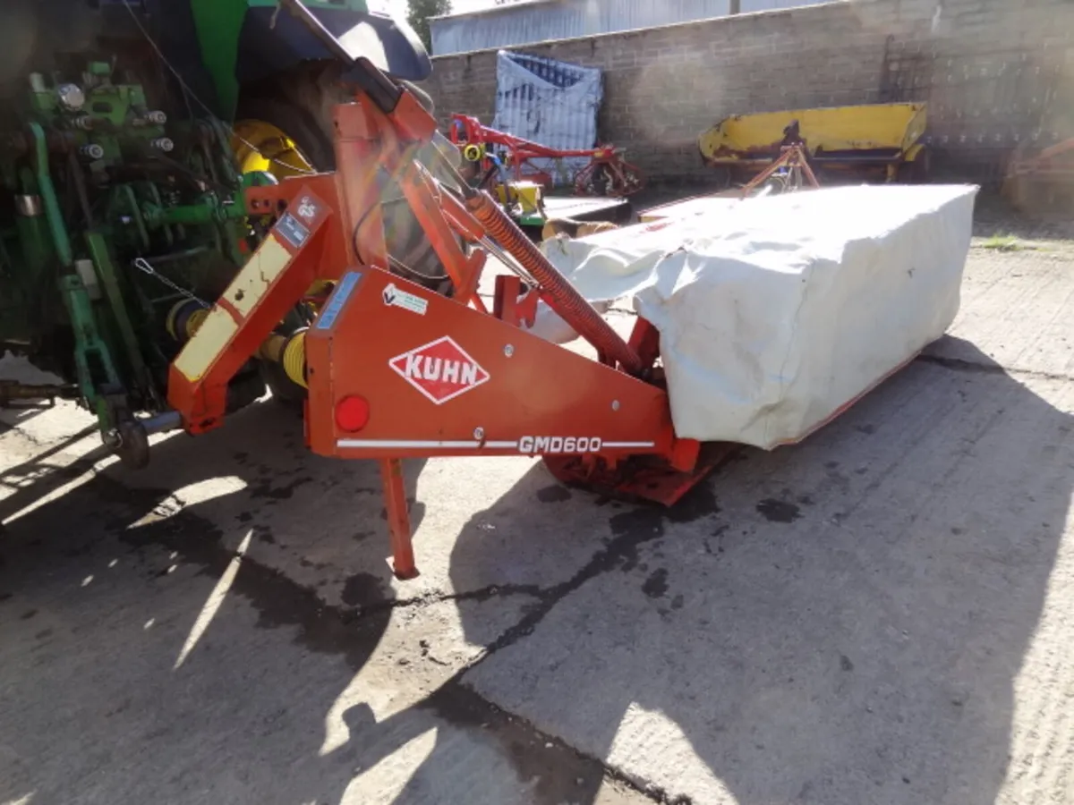 Kuhn GMD600 Side Mounted Disc Mower - Image 2