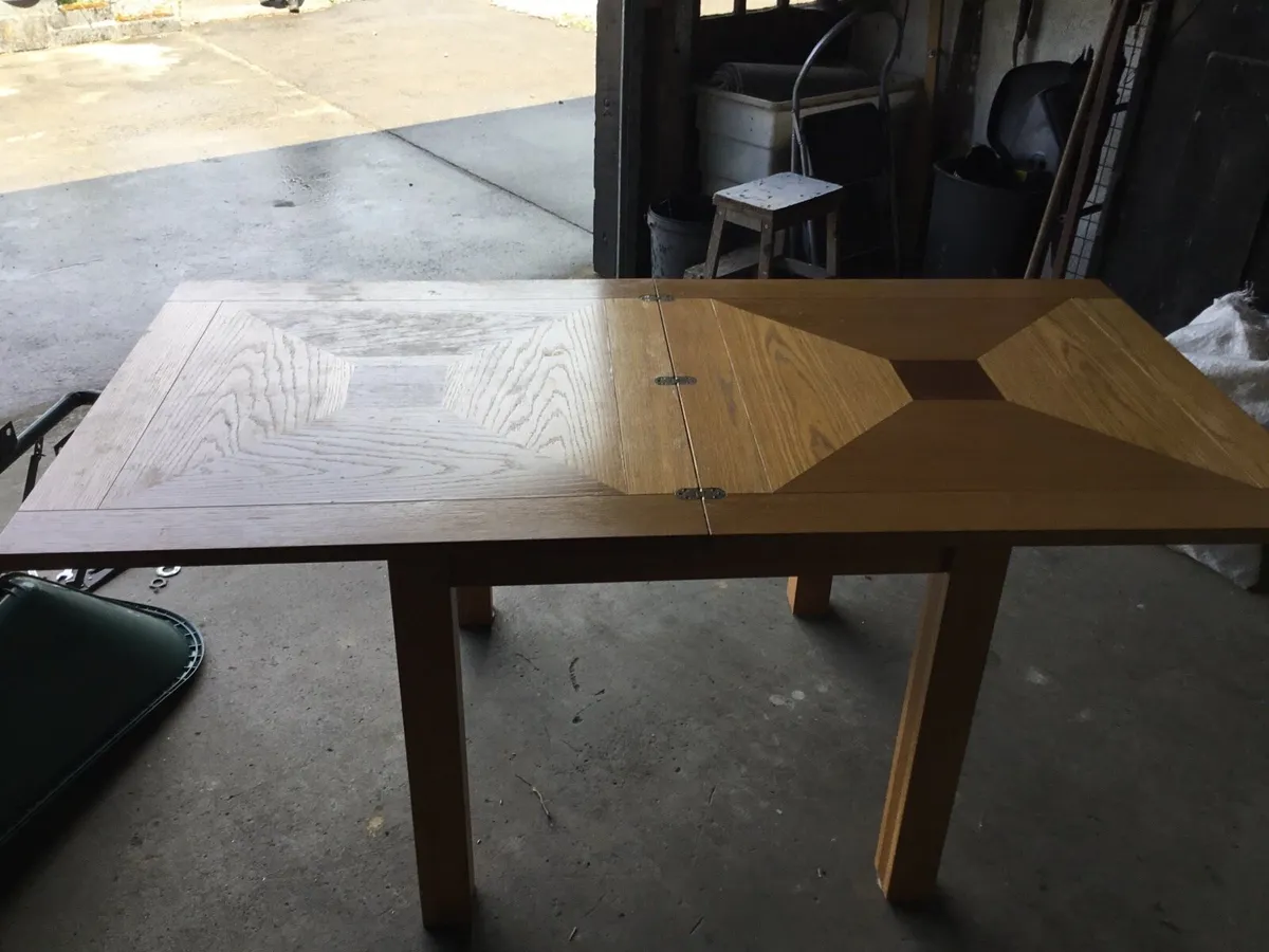 Dining table - Image 2
