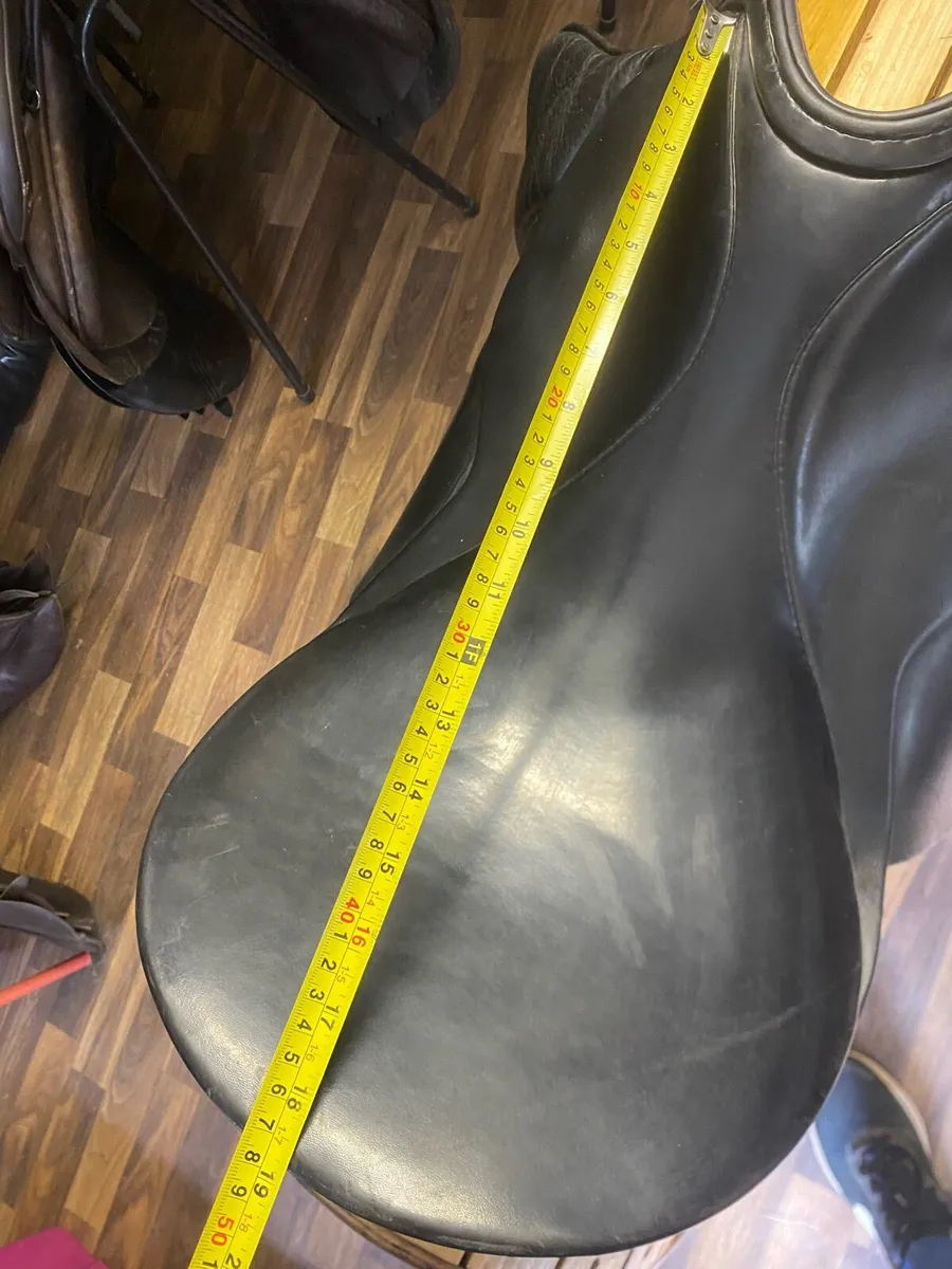 Rossnier 18.5-19” medium wide Leather saddle - Image 1