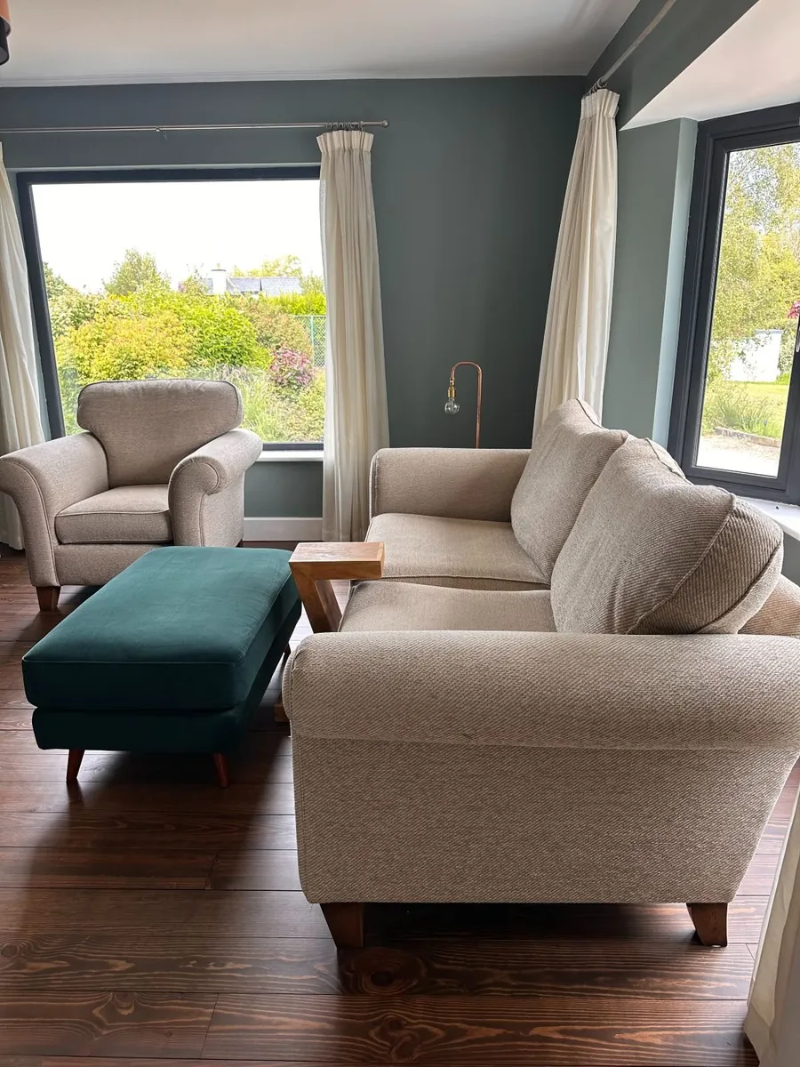 4 seater sofa with matching armchair - Image 2