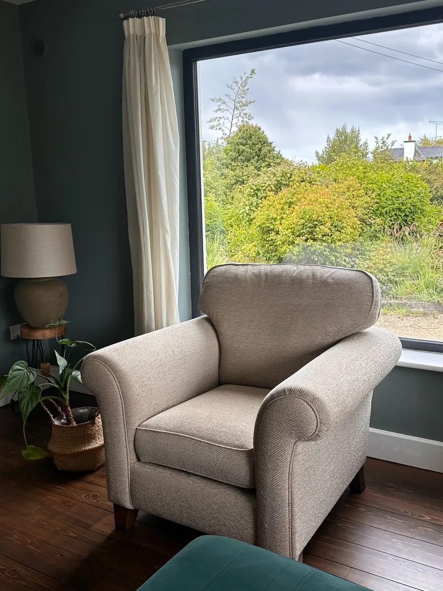 4 seater sofa with matching armchair - Image 1