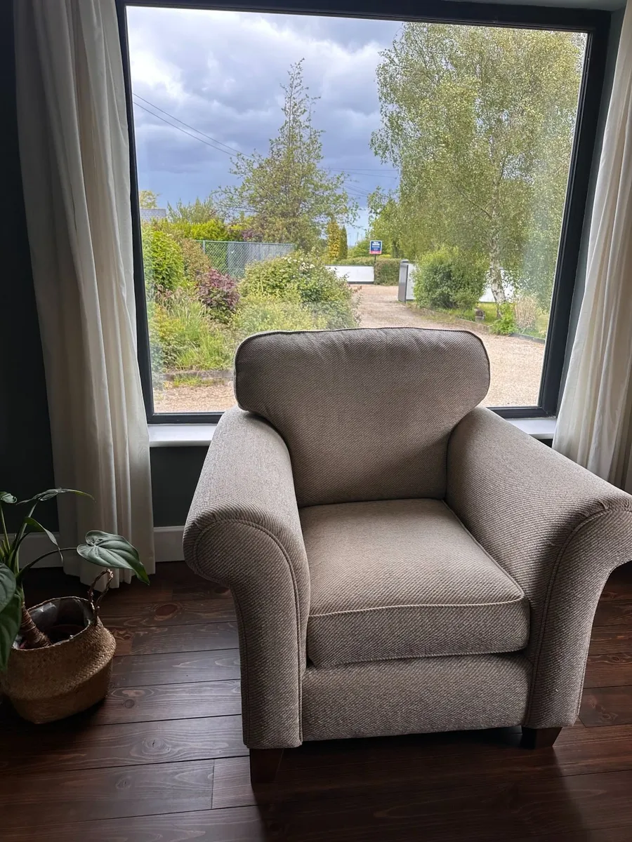4 seater sofa with matching armchair - Image 4