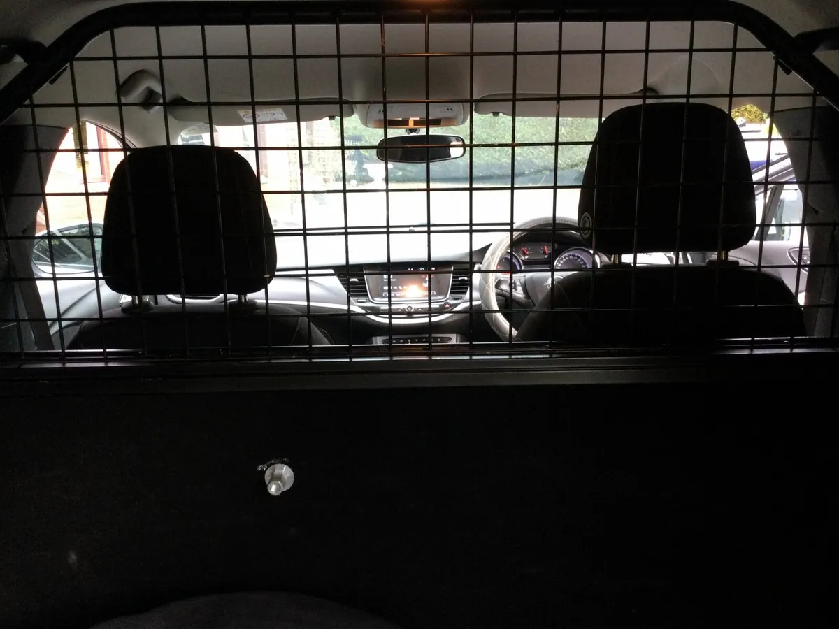 Car / Van - Image 4
