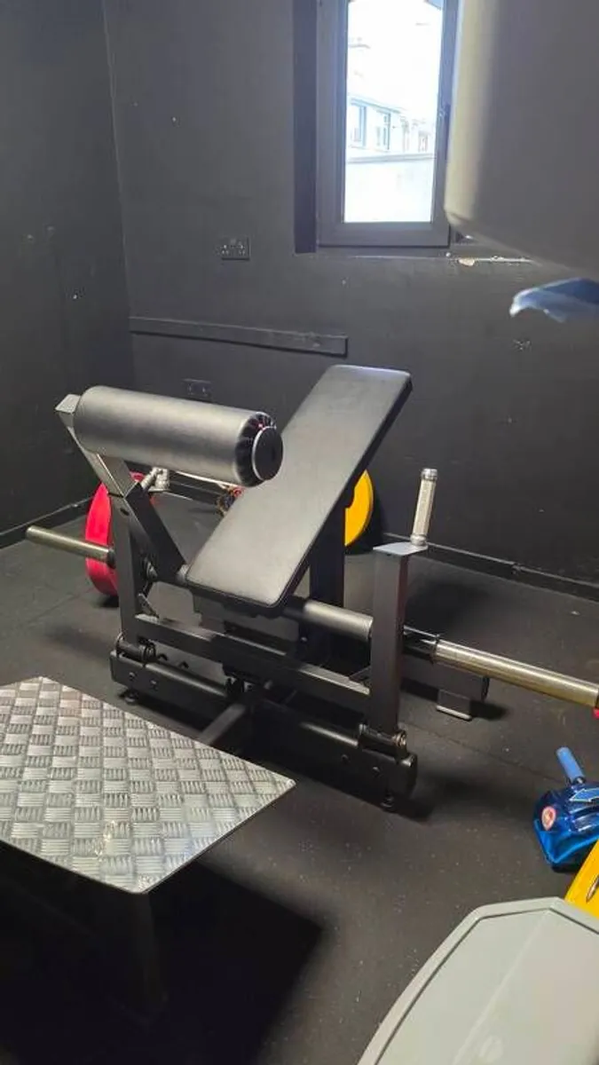 Hip Thrust Machine Plate Loaded - Image 1
