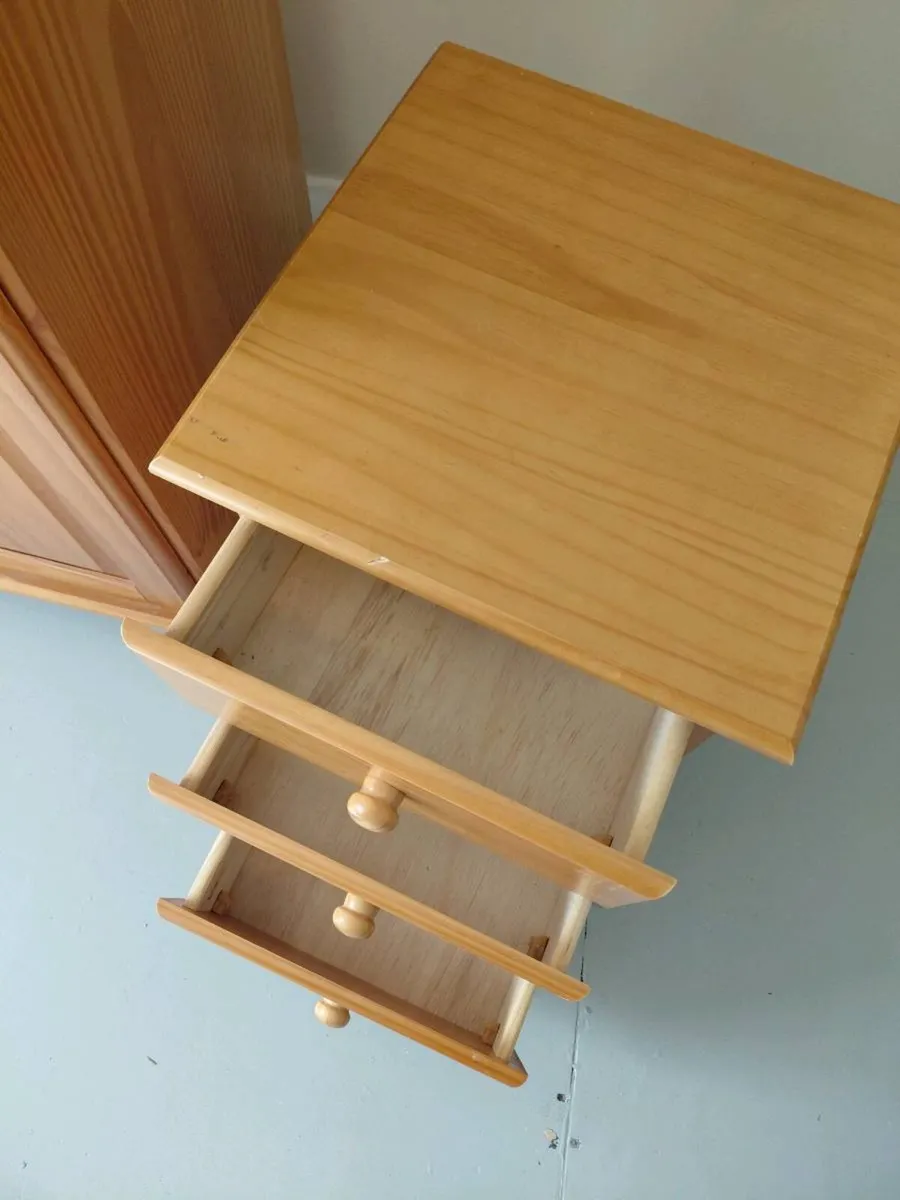 SOLID PINE CHILDRENS FURNITURE SET - Image 3