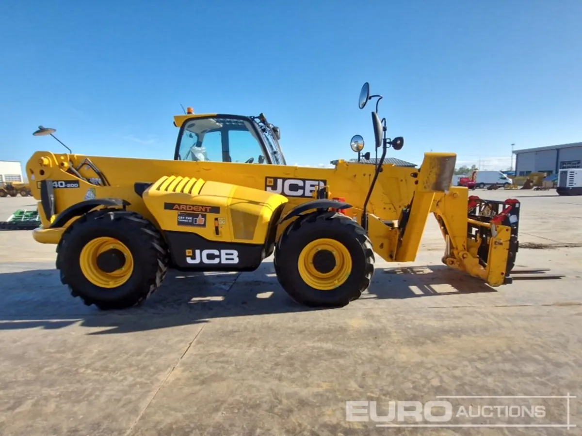 2022 JCB 540-200 - Image 2