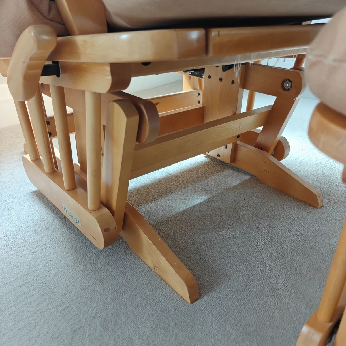 Nursing glider rocker chair and footstool - Image 3