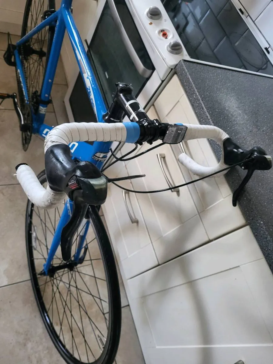 Carrera race bike - Image 2