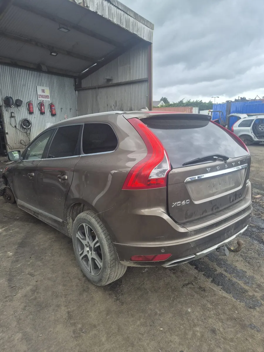 Volvo XC60 - Breaking only - Image 3