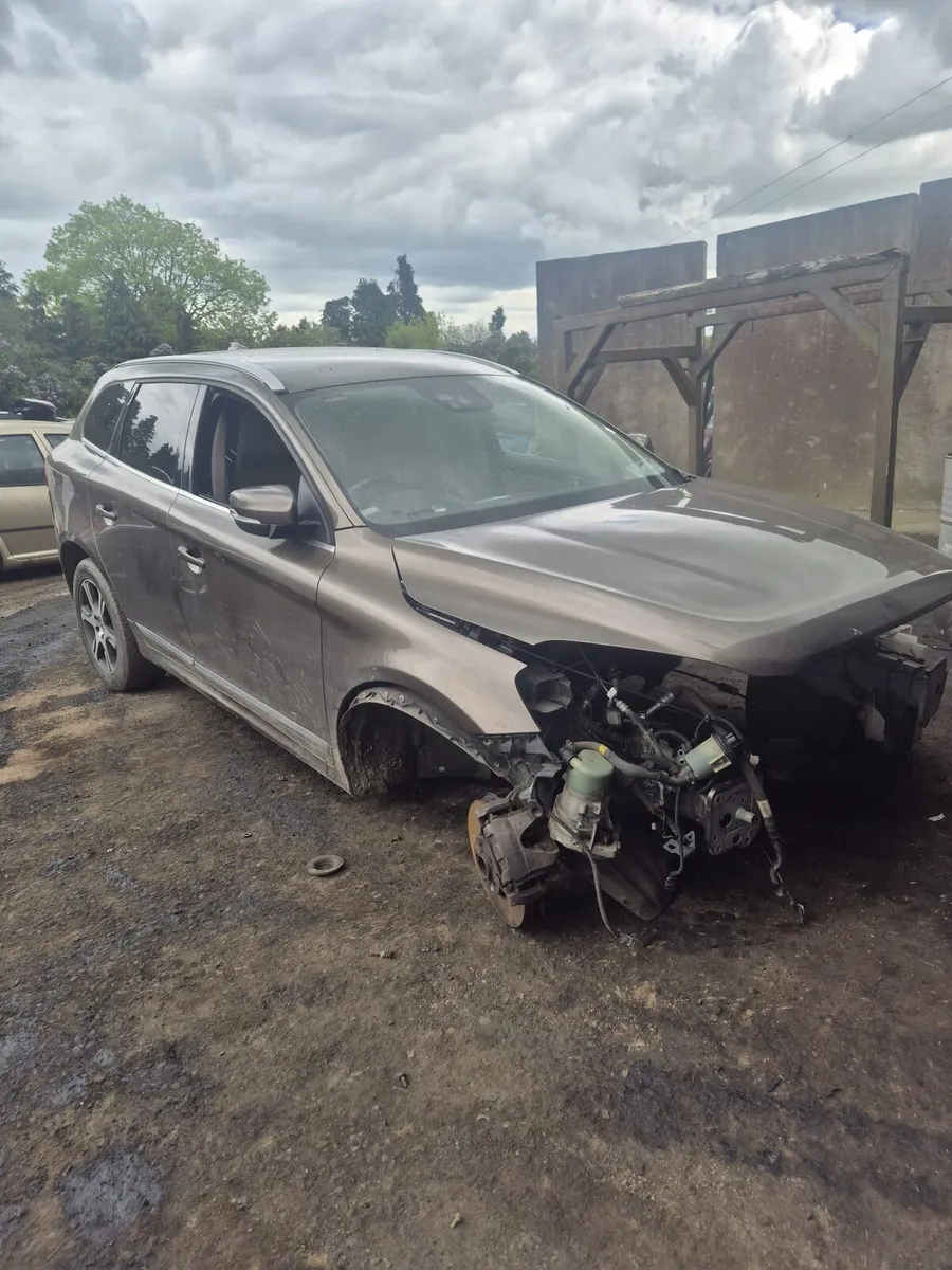 Volvo XC60 - Breaking only - Image 4