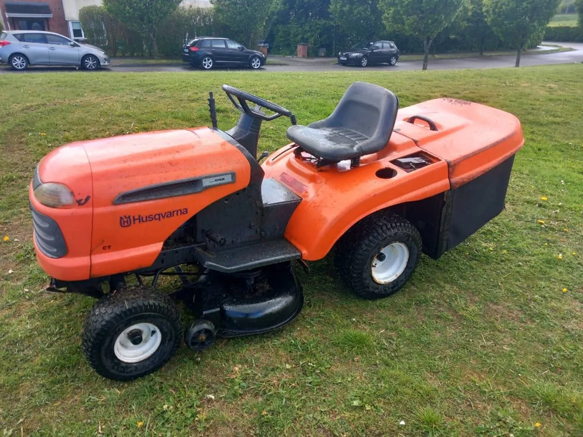 Ride on lawnmower - Image 1