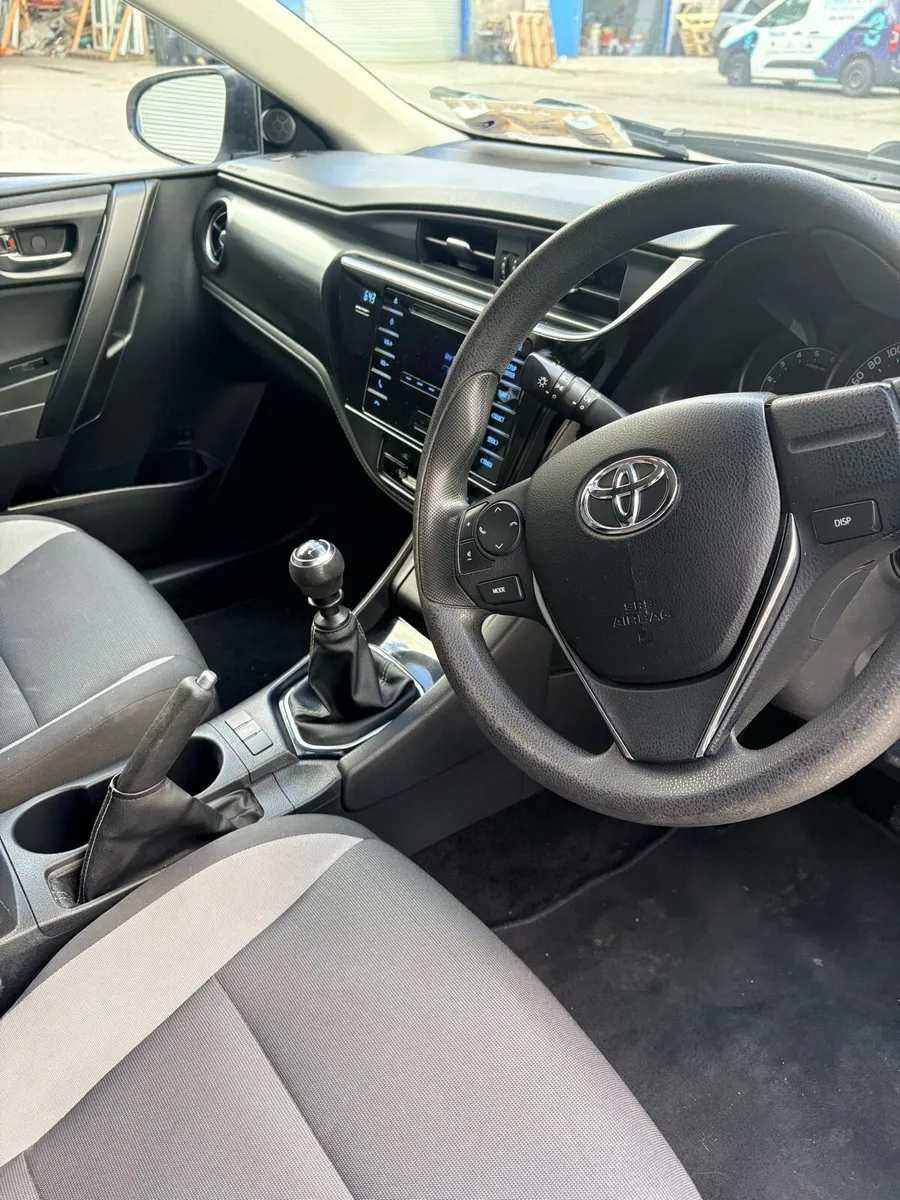 Toyota AURIS 191 diesel - Image 2