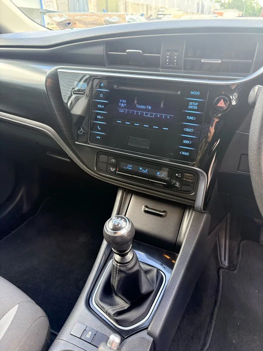 Toyota AURIS 191 diesel - Image 3