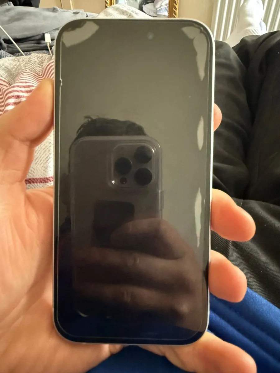 iPhone 15 128gb - Image 1