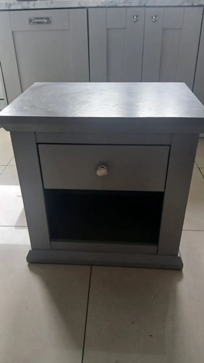 Grey corner TV unit and matching end lamp table - Image 2