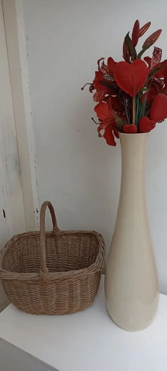 Small Old Shopping Basket - Image 3