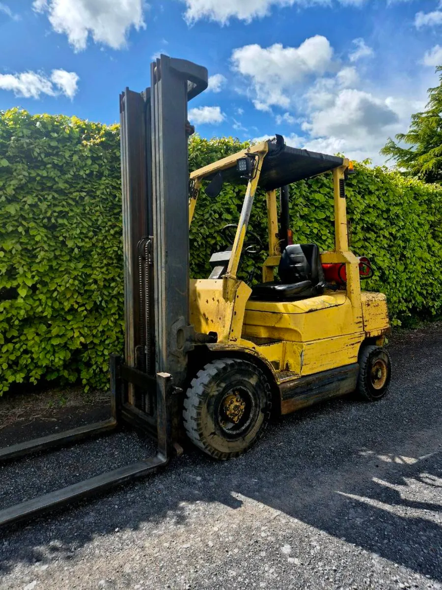 Hyster H2.50XM Gas forklift - Image 1