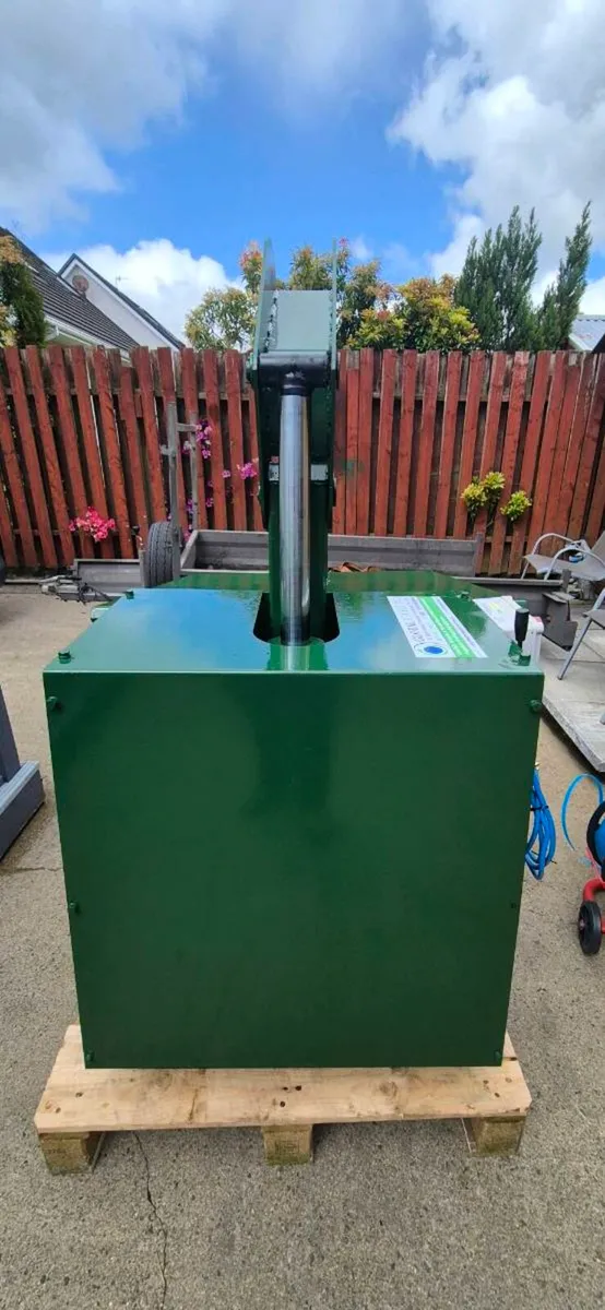 Bin compactor 1100litre - Image 4
