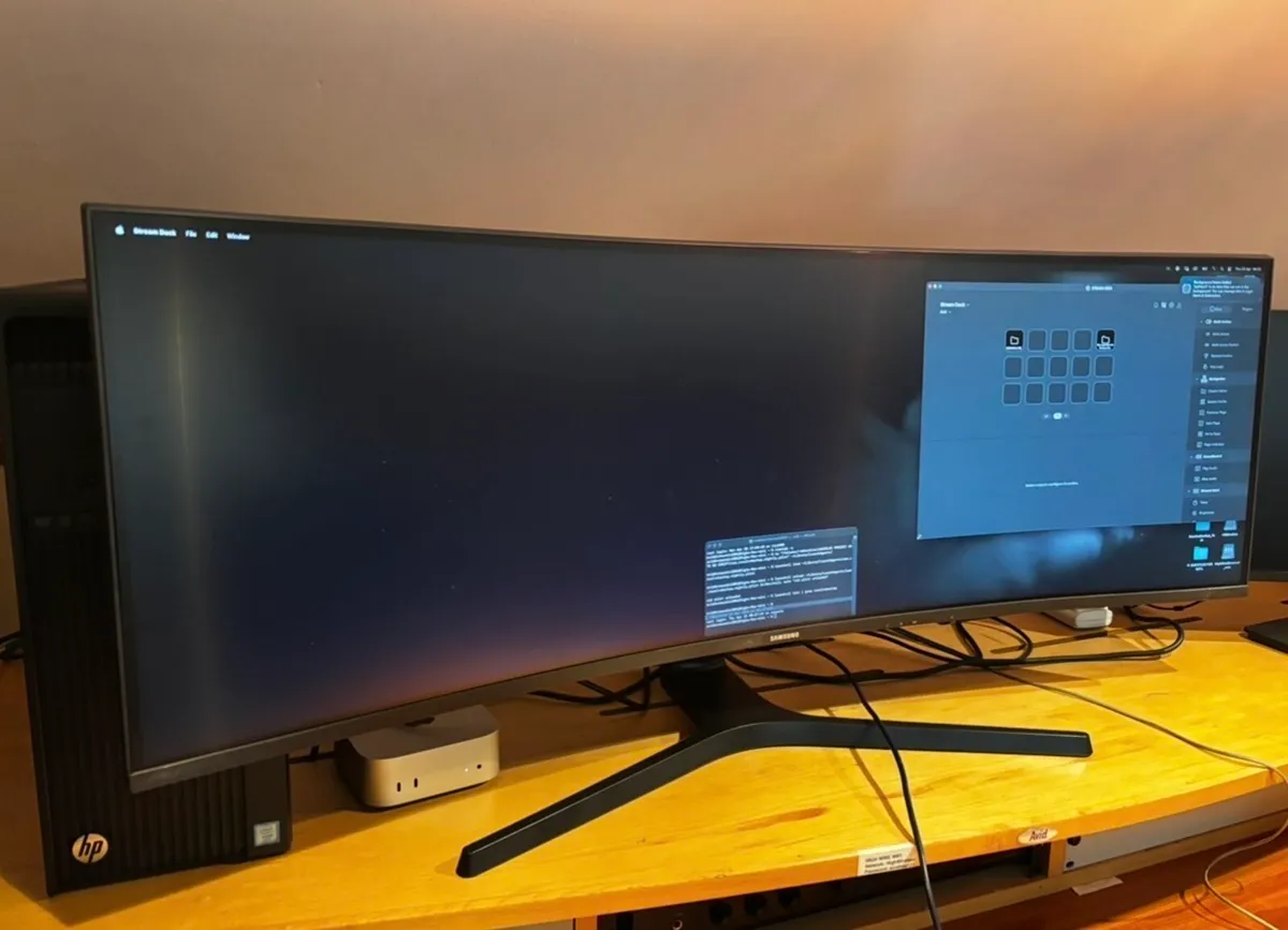 Samsung monitor C43J890 LED 43 inches 3840 x 1200 - Image 1