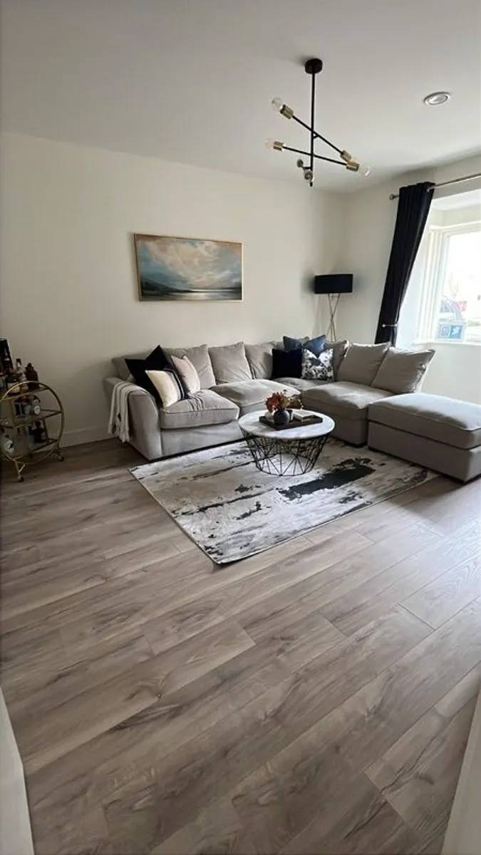Comfortable L- shaped grey sofa - Image 2