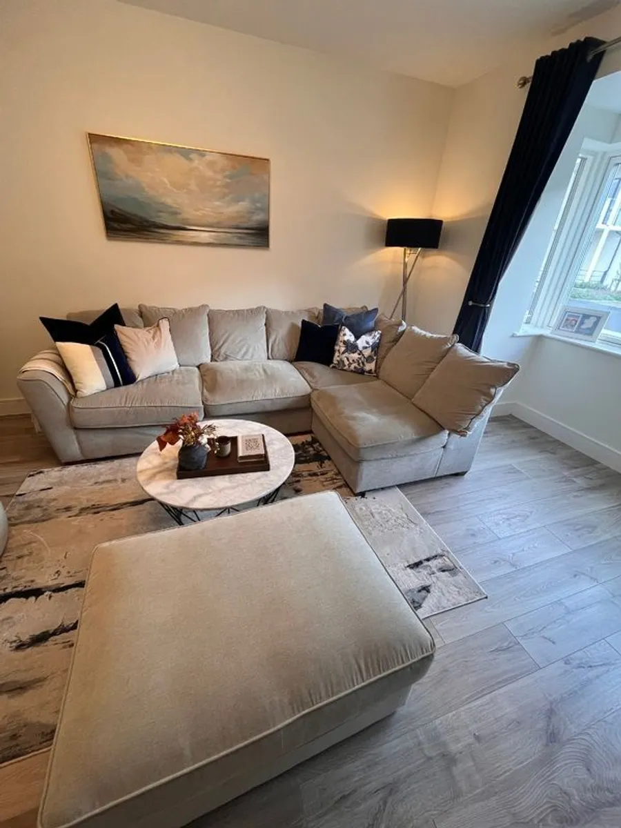 Comfortable L- shaped grey sofa - Image 3