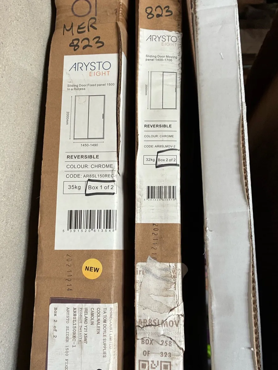 Bathroom items - Image 1