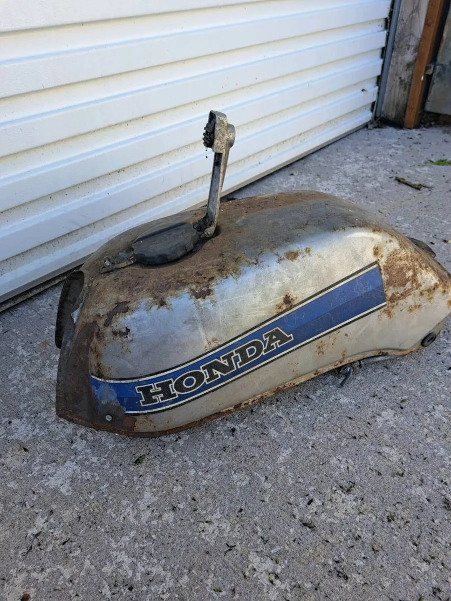 **Price drop** 1980 Honda 250cc superdream frame - Image 4