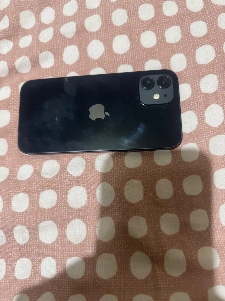 iPhone 12 - black - Image 4